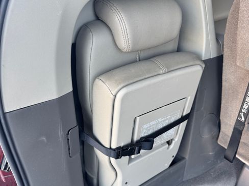 Used 2015 Toyota Sienna XLE image 19