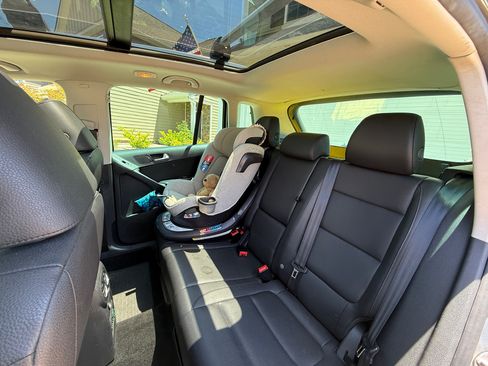 Used 2012 Volkswagen Tiguan SE FWD image 9