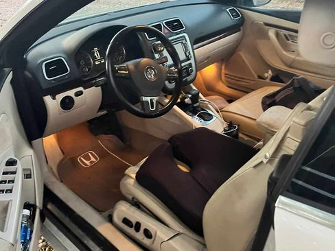 Used 2010 Volkswagen Eos Lux image 10