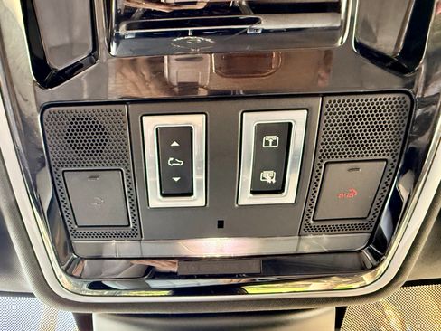 Used 2017 Land Rover Range Rover Sport image 13