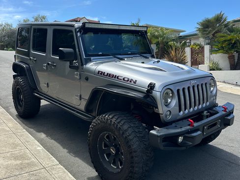 Used 2015 Jeep Wrangler Unlimited Rubicon AWD/4WD image 9