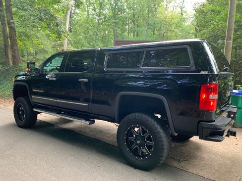 Used 2015 GMC Sierra 2500 Denali w/ Duramax Plus Package image 17