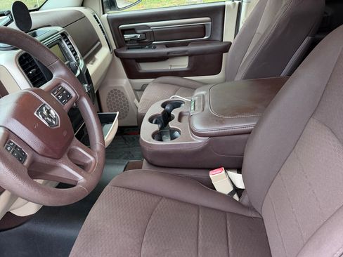 Used 2016 RAM 1500 Classic SLT AWD/4WD image 12