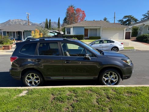 Used 2018 Subaru Forester 2.5i Touring w/ Popular Package #3B image 1
