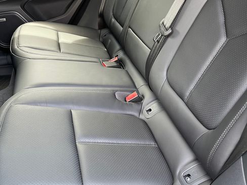 Used 2023 Porsche Macan Turbo image 8