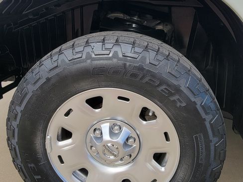 Used 2017 Nissan Titan S image 27