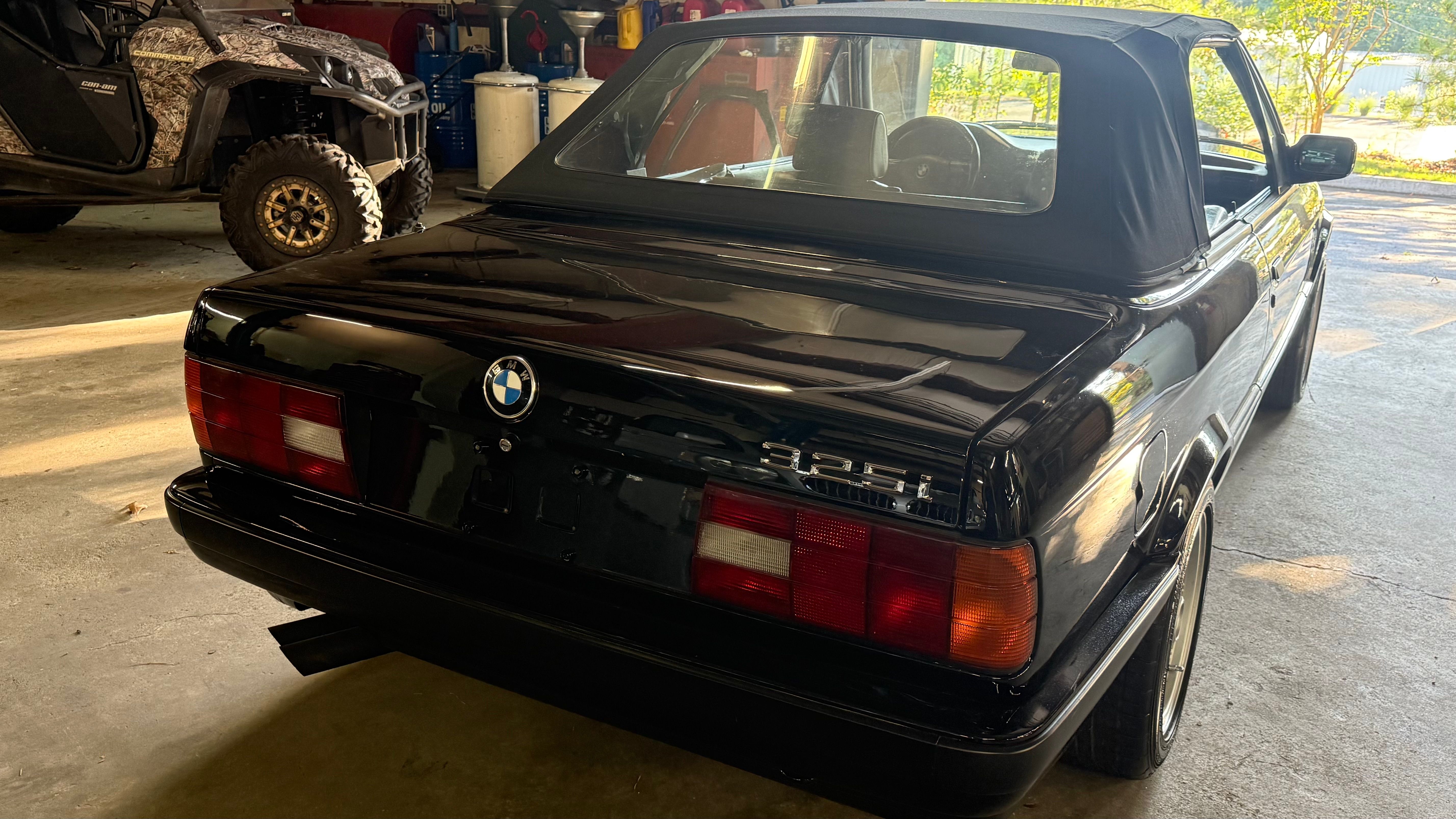 Used 1992 BMW 325i Convertible RWD image 10