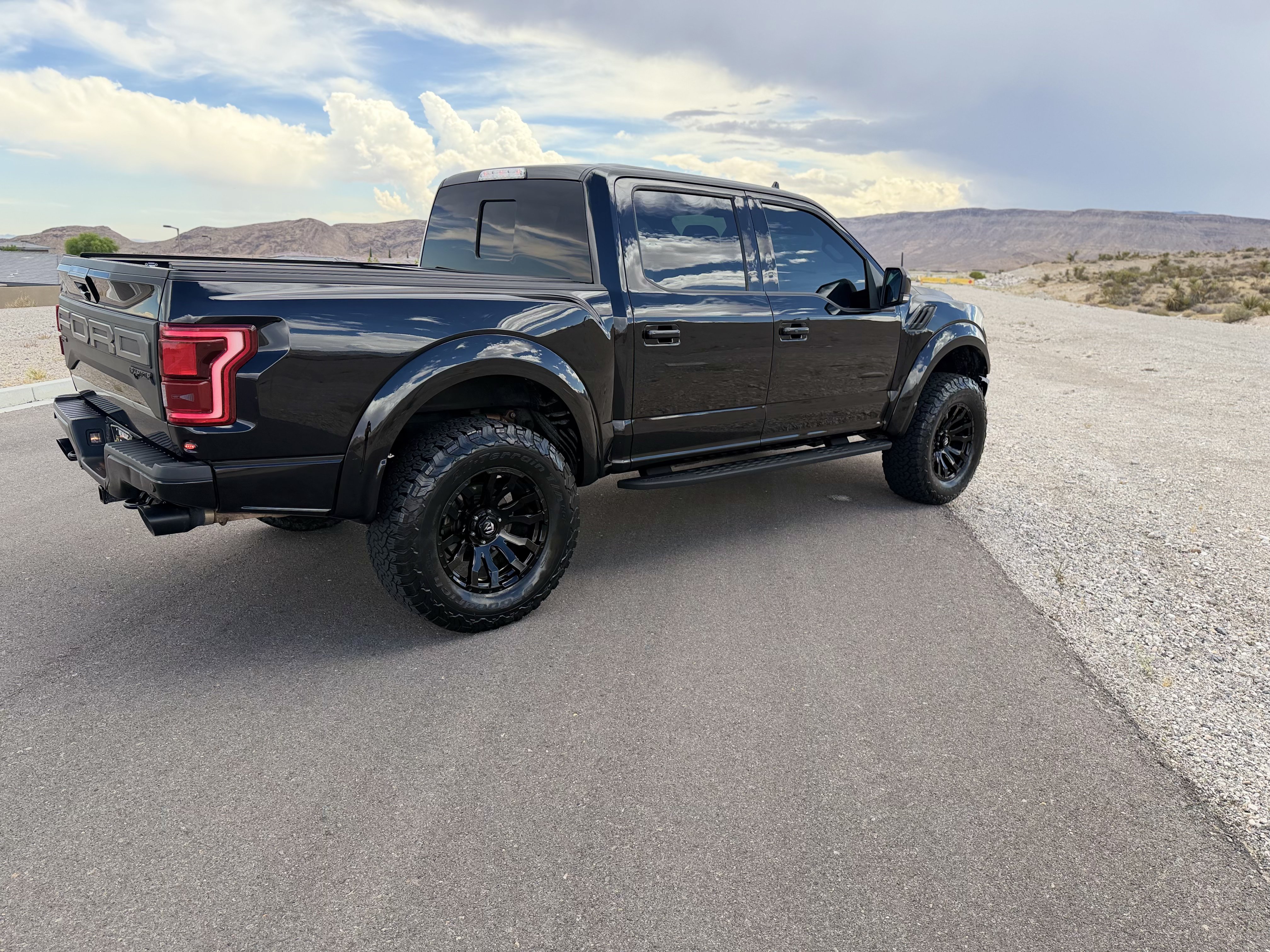 Used 2020 Ford F150 Raptor w/ Equipment Group 802A Luxury AWD/4WD image 10