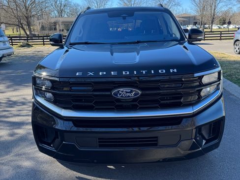 Used 2025 Ford Expedition Max Platinum w/ Platinum Ultimate Package image 4