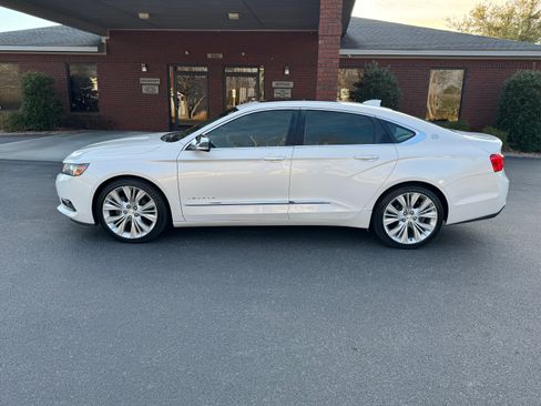 Used 2017 Chevrolet Impala Premier w/ Enhanced Convenience Package image 1