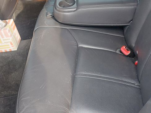 Used 2011 Lincoln Town Car Signature Limited image 5