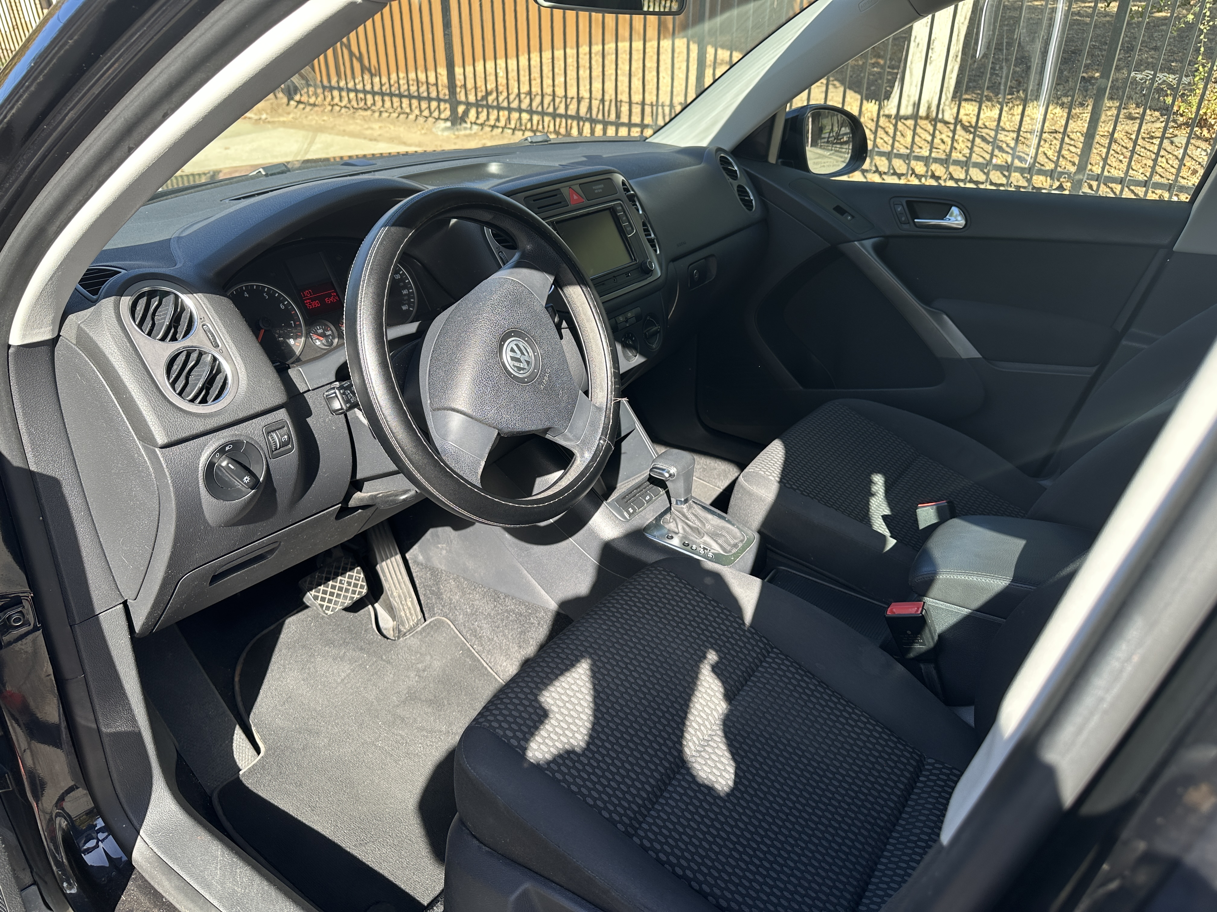 Used 2009 Volkswagen Tiguan S FWD image 13