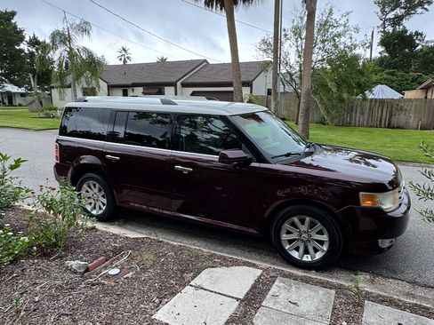 Used 2011 Ford Flex SEL w/ Rapid Spec Order Code FWD image 2
