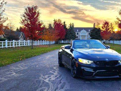 Used 2015 BMW M4 Convertible image 2