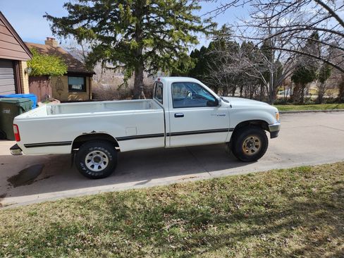 Used 1994 Toyota T100 DX image 8