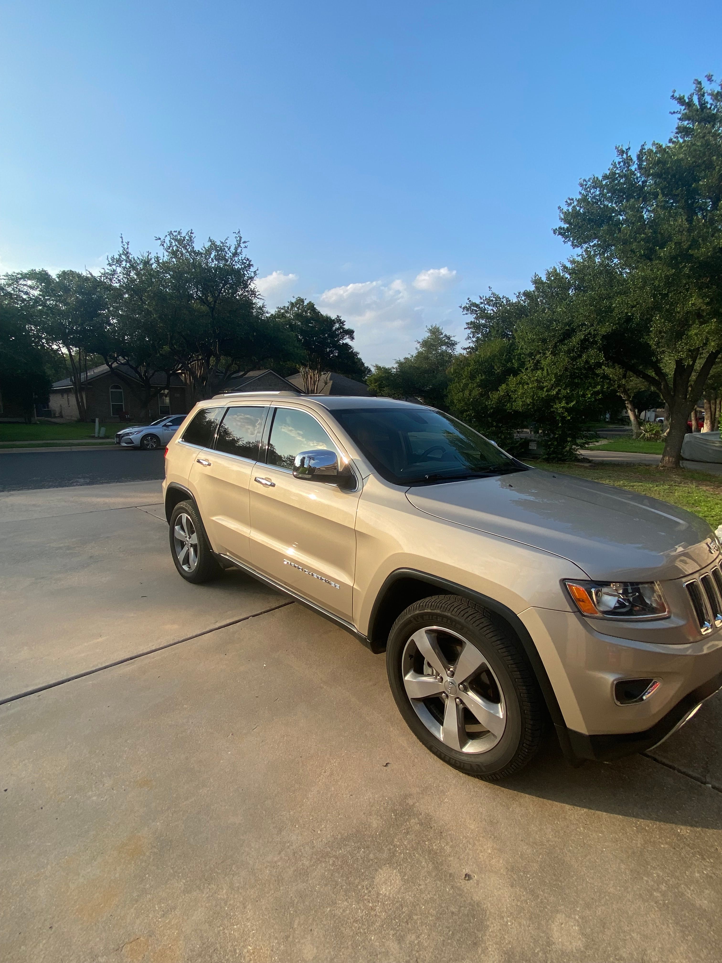 Used 2014 Jeep Grand Cherokee Limited RWD image 2