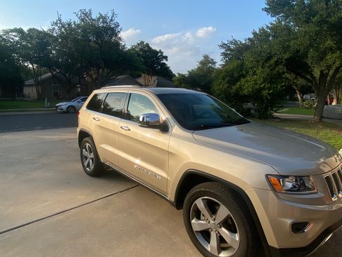 Used 2014 Jeep Grand Cherokee Limited RWD image 2