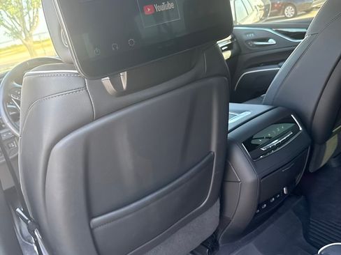 Used 2024 Cadillac Escalade ESV Sport w/ LPO, ONYX Package image 26