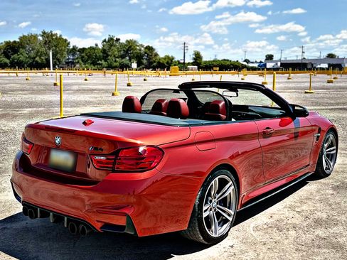 Used 2015 BMW M4 Convertible image 14