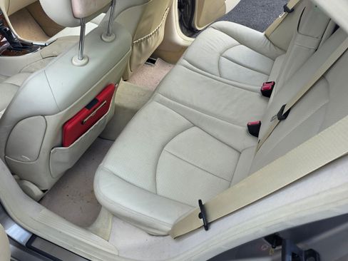 Used 2004 Mercedes-Benz E 500 E 500 Sedan 4D image 12