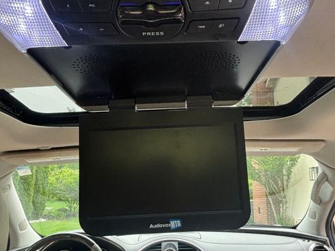 Used 2016 Buick Enclave Premium w/ Experience Buick Package image 8