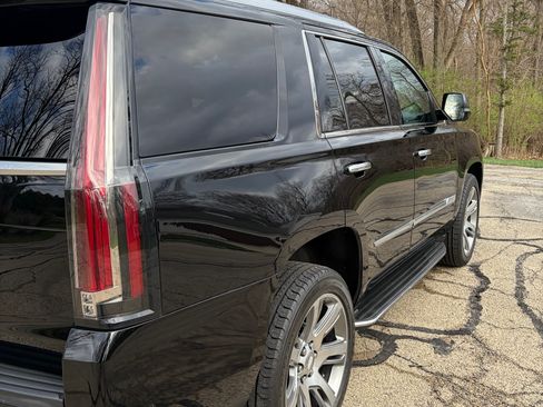 Used 2018 Cadillac Escalade Luxury image 6