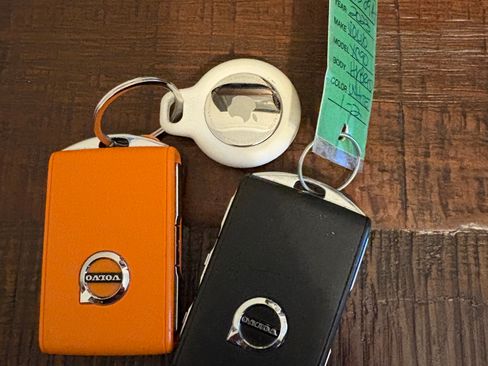 Used 2023 Volvo XC90 T8 Ultimate w/ Lounge Package image 14