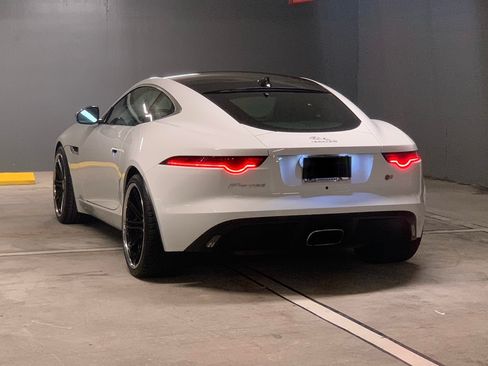 Used 2018 Jaguar F-TYPE 2.0 296 HP Coupe 2D image 9