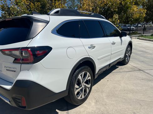 Used 2022 Subaru Outback Touring XT AWD/4WD image 6