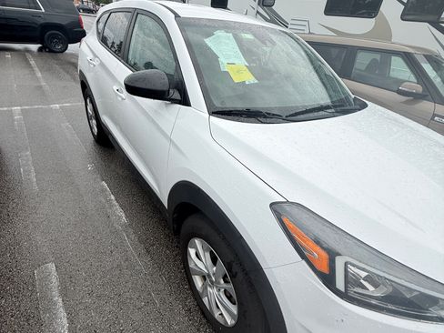 Used 2019 Hyundai Tucson SE w/ Cargo Package AWD/4WD image 2