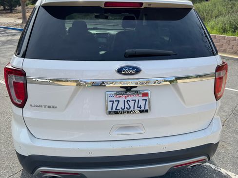 Used 2017 Ford Explorer Limited w/ Equipment Group 301A image 4