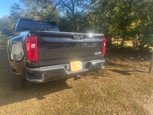 Used 2022 Chevrolet Silverado 3500 High Country w/ Snow Plow Prep/Camper Package image 5