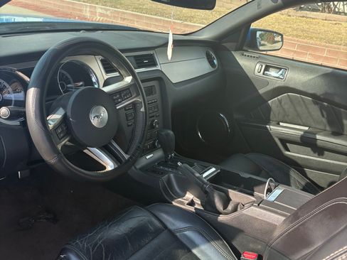 Used 2013 Ford Mustang Premium RWD image 9
