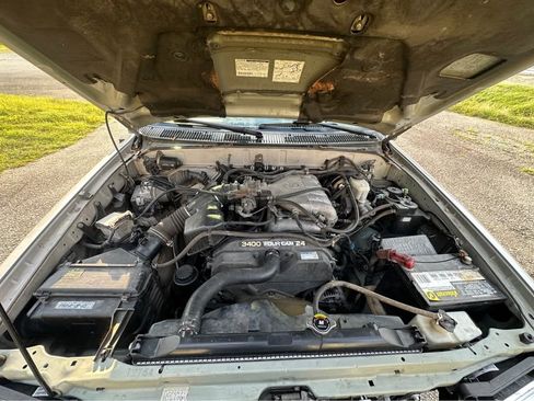 Used 2000 Toyota 4Runner SR5 AWD/4WD image 8