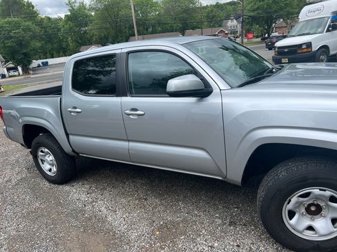 Used 2023 Toyota Tacoma SR image 5