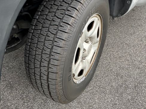 Used 2006 Toyota Tacoma 2WD Regular Cab image 6