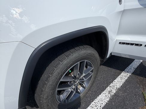 Used 2017 Jeep Grand Cherokee Limited w/ Luxury Group II AWD/4WD image 21