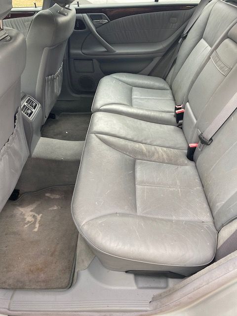 Used 2001 Mercedes-Benz E 320 Wagon image 13