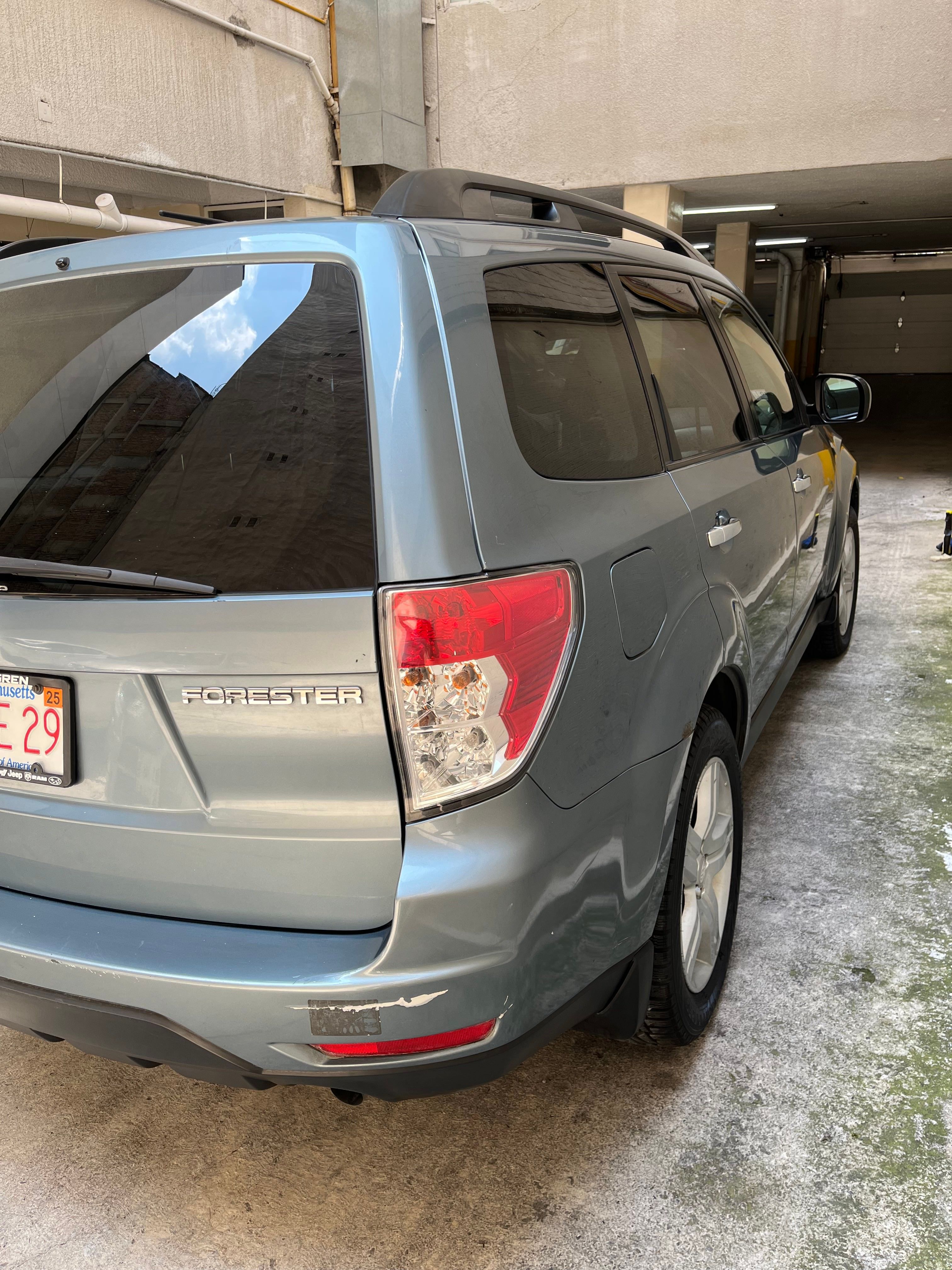 Used 2009 Subaru Forester 2.5X Limited AWD/4WD image 10