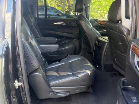 Used 2020 Cadillac Escalade ESV Luxury image 15