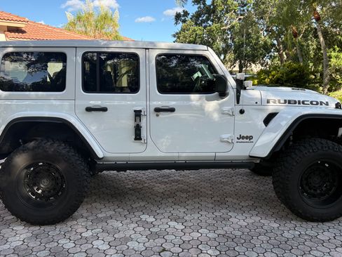 Used 2023 Jeep Wrangler Unlimited Rubicon 392 w/ Xtreme Recon 35" Tire Package AWD/4WD image 4