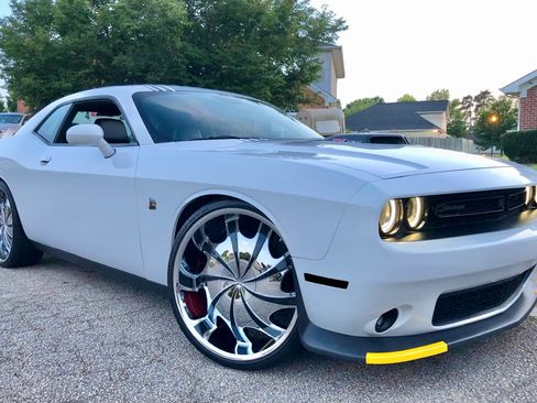 Used 2016 Dodge Challenger R/T Scat Pack RWD image 27