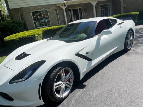 Used 2016 Chevrolet Corvette Stingray Coupe w/ 2LT Preferred Equipment Group RWD image 2