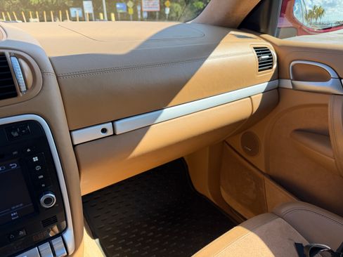 Used 2008 Porsche Cayenne GTS image 30