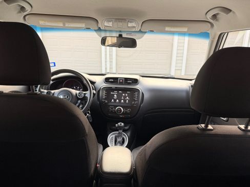 Used 2019 Kia Soul + FWD image 18