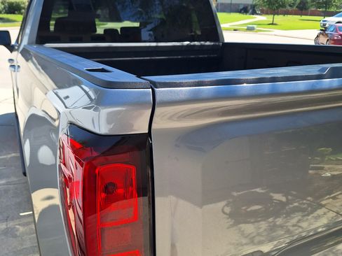 Used 2023 GMC Sierra 1500 Elevation image 2