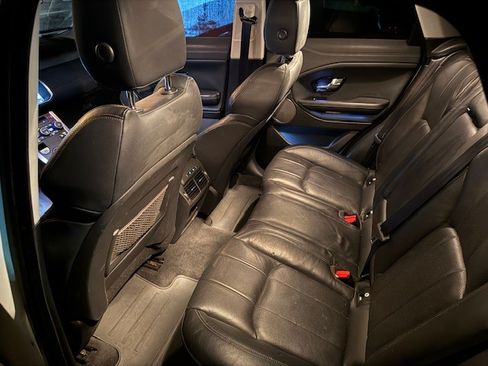 Used 2017 Land Rover Range Rover Evoque SE image 15