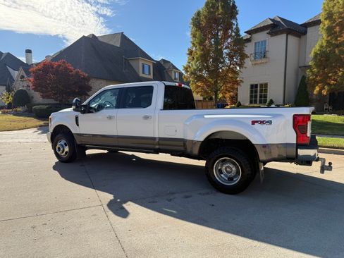 Used 2019 Ford F350 King Ranch w/ King Ranch Ultimate Package image 4