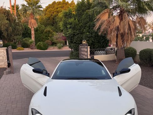 Used 2020 Aston Martin V8 Vantage Coupe RWD image 8