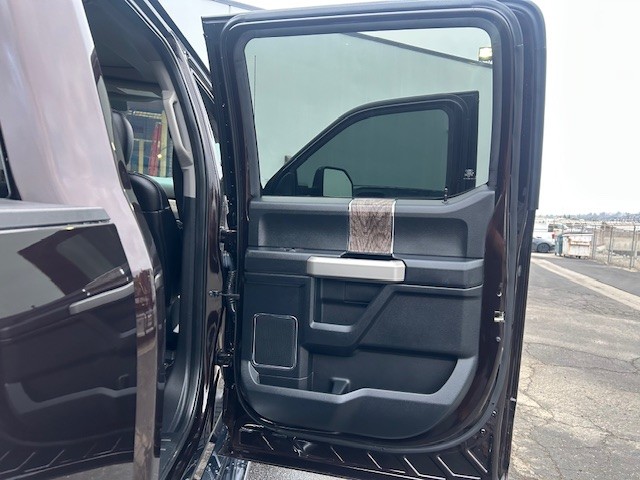 Used 2018 Ford F250 Lariat w/ Lariat Ultimate Package AWD/4WD image 12